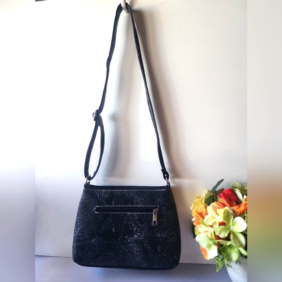 Black Purse/Bag. - Picture 3 of 12